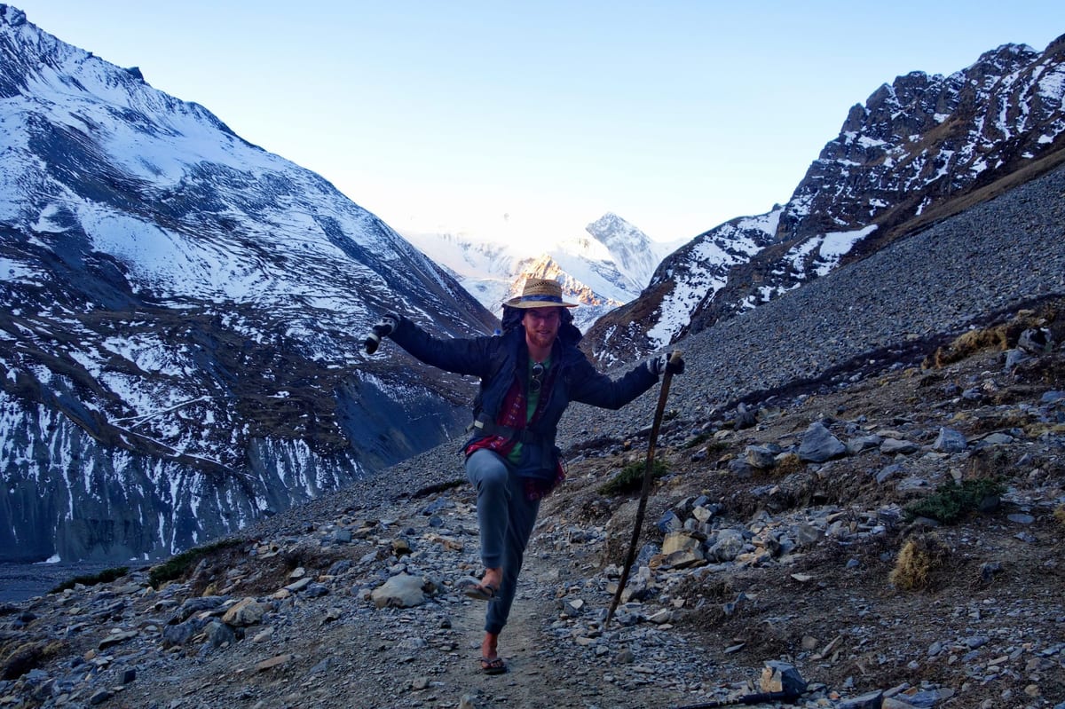 Sunrise yoga practice ascending to Thorong La